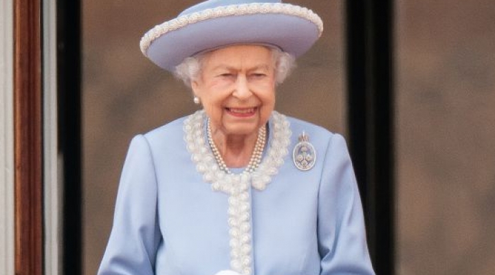 Muere Isabel II, la monarca que no estaba destinada a reinar y terminó haciéndolo por 7 décadas 