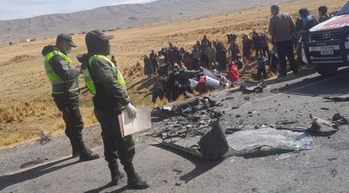 Accidente en la carretera a Desaguadero deja al menos 6 muertos