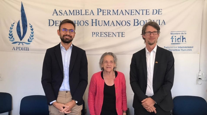Altos diplomáticos de Alemania y España visitan a Amparo Carvajal y la llaman Presidenta de la APDHB
