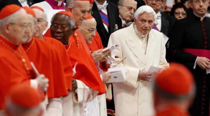 Murió el Papa emérito, las exequias las presidirá el Papa Francisco
