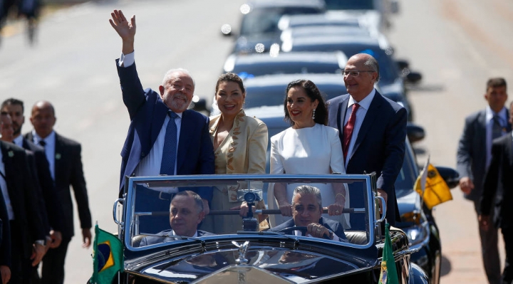 Lula juró como presidente de Brasil: "Al odio responderemos con amor, al terror y a la violencia responderemos con la ley" 