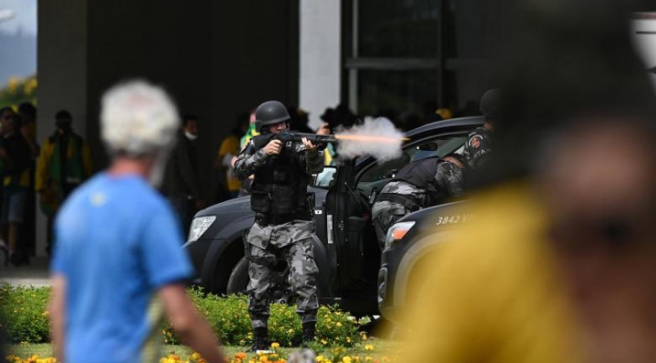 Brasil: La policía militar recupera el control del Congreso, el Supremo y del Palacio Presidencial 