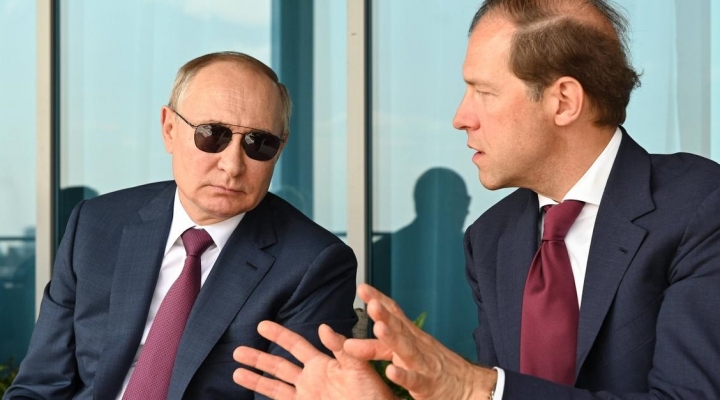 "¿A qué estás jugando?”: Putin cuestiona públicamente a su ministro de Comercio e Industria 