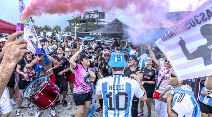 Una tormenta deslució en parte la fiesta de presentación de Messi en Miami