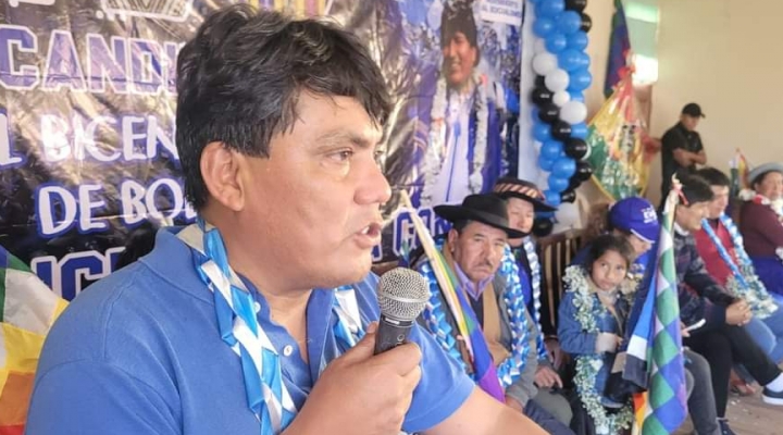 Diputado Arce ve imposible darse un abrazo de “hermandad” con los renovadores 