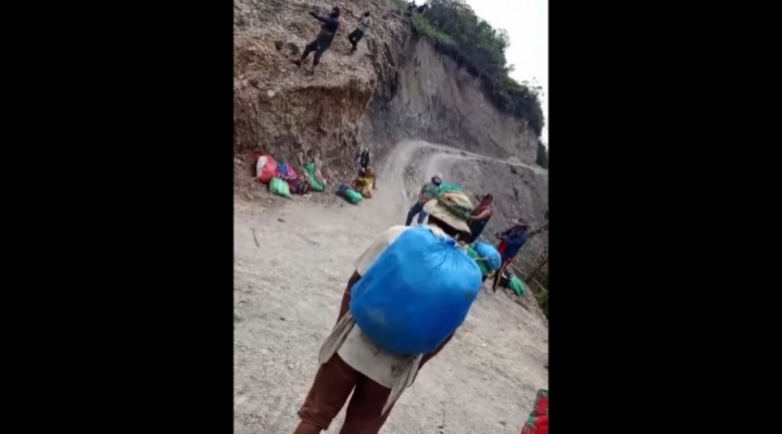 Campesinos bloquearan la carretera Apolo - La Paz en rechazo a la explotación ilegal de oro