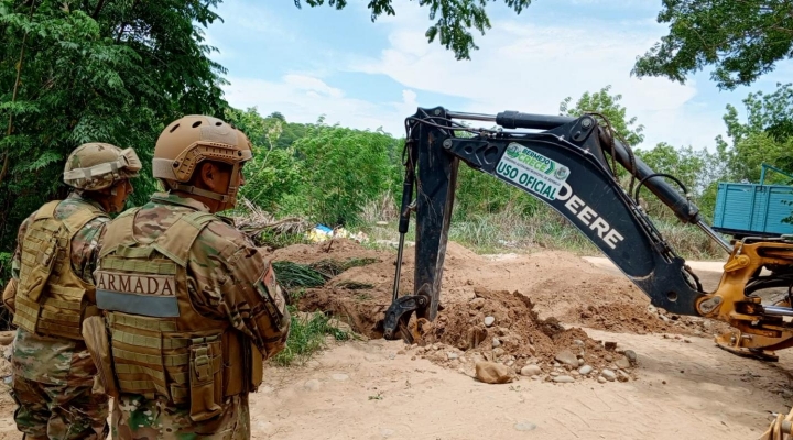 En Bermejo destruyen puertos clandestinos por donde ingresa mercadería ilegal