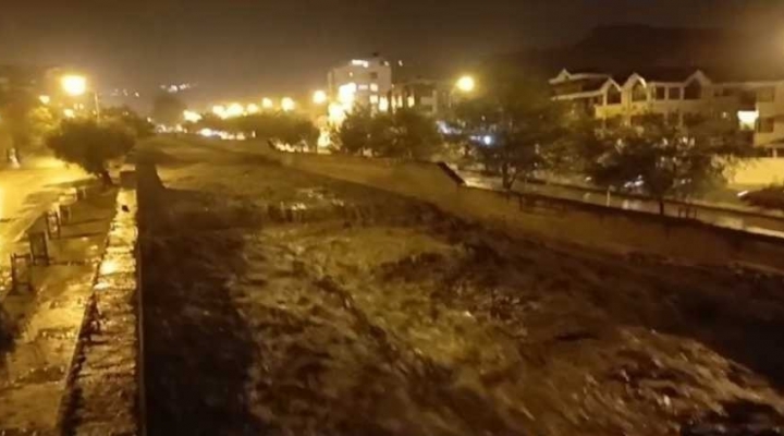 Lluvia de dos horas causa crecida de tres ríos, inundación en Túnel San Francisco y calle Honda