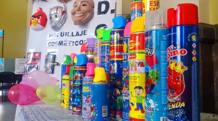 Carnaval: recomiendan usar 9 marcas de espumas autorizadas para cuidar la capa de ozono