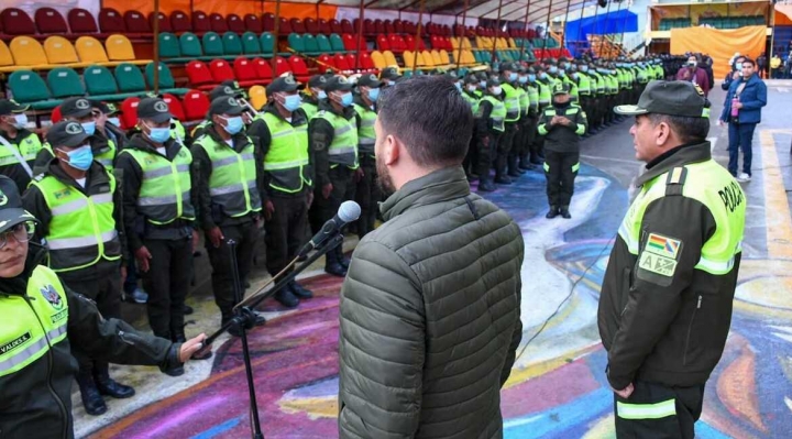 Despliegan más de 16.000 policías para resguardar seguridad de visitantes y bailarines por Carnaval