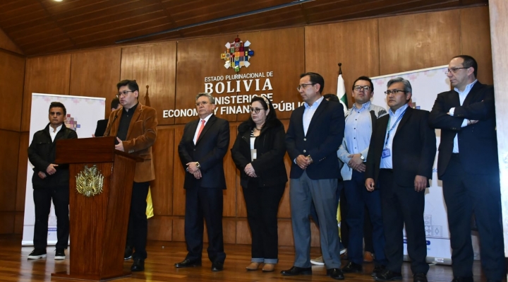 Gobierno y empresarios se reúnen para analizar la situación económica y buscar soluciones