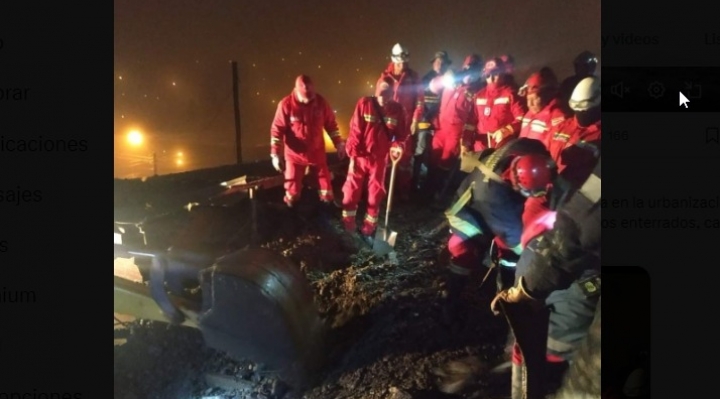 Bomberos informan sobre la muerte de una madre y sus dos hijos tras deslizamiento en Achocalla