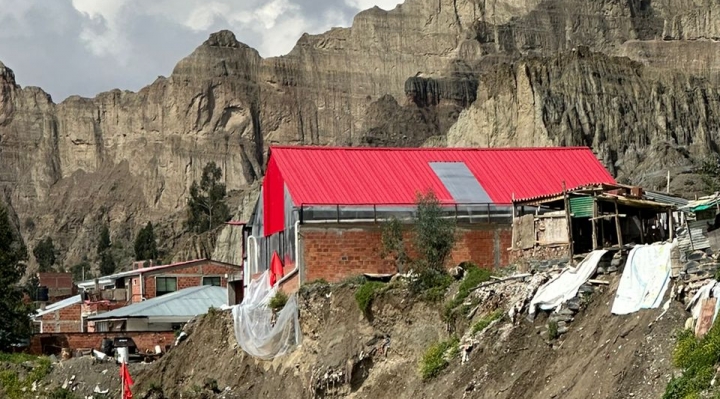 Caudaloso río Irpavi causa fisuras, caída de paredes y amenaza con derruir casas en Caliri y Callapa