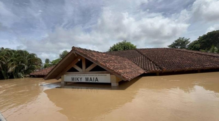 Cobija se declara en zona de desastre, agua hasta los techos en 16 barrios, 3.700 personas fuera de sus casas y 9 albergues habilitados