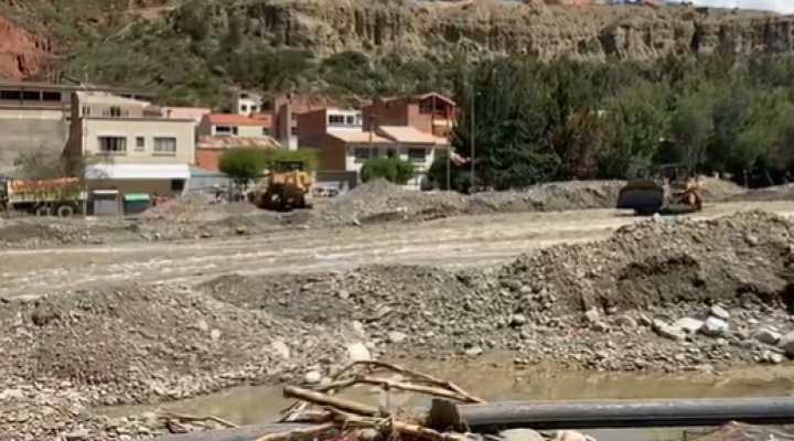 Obrero que usaba motobomba para retirar agua de una casa fallece por aspirar monóxido de carbono