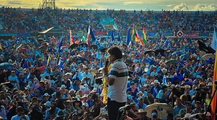 Tras afirmaciones de Evo, le recuerdan que Grupo Puebla no decide en Bolivia