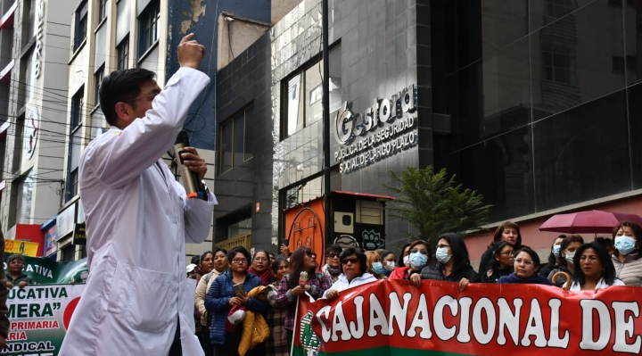 Médicos consideran que comunicado de Diputados no es suficiente y mantienen el anuncio de paro de cuatro días