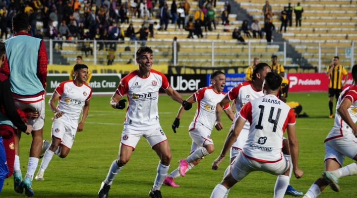 Batacazo: U de Vinto elimina a The Strongest y es finalista del Apertura