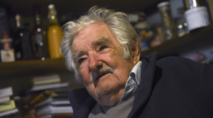 El expresidente uruguayo José Mujica anuncia que tiene un tumor en el esófago