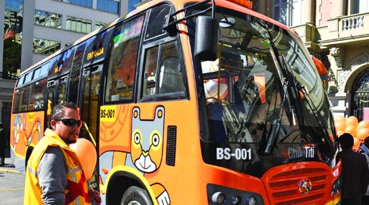 Revilla anuncia que buses ChikiTiti iniciarán operaciones ante la quema de los Pumakatari