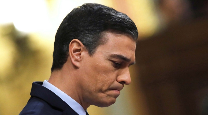 Pedro Sánchez no logra victoria en primera votación del Congreso, posterga su investidura para el martes