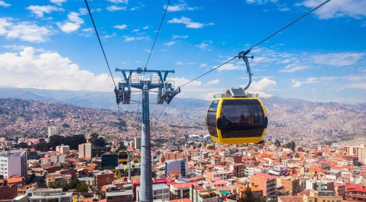 Bolivia pagó $us 7 millones más por kilómetro de teleférico que México, 227,2 millones adicionales en total