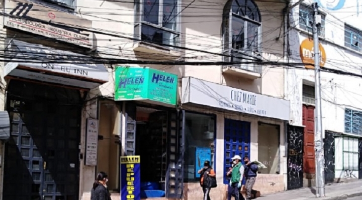 En La Paz, mientras autoridades afirman que debe mantenerse La cuarentena, negocios abren sus puertas