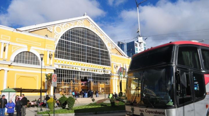 Buses reanudan viajes entre La Paz y Oruro después de cien días de paralización