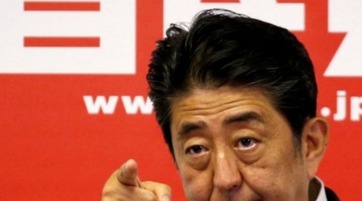 Shinzo Abe, el primer ministro de Japón, renuncia a su cargo