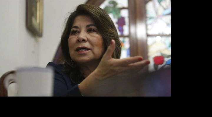 Senadora del MAS se indigna por expresiones “racistas” de congresista peruana