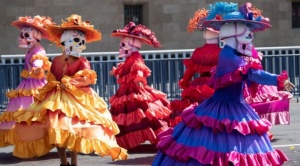 Día de Muertos: las coloridas imágenes que dejó el desfile en Ciudad de México