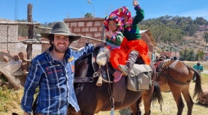 Simón Vergara, el joven colombiano que anda en mulas por Sudamérica