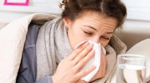 En qué se diferencia la covid de una gripe fuerte (a pesar de que los síntomas se parecen cada vez más) 