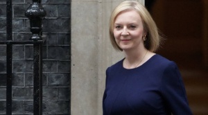 Renuncia Liz Truss: por qué en Reino Unido no necesitan convocar elecciones generales para cambiar de primer ministro 
