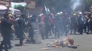 Maestros ratifican paro de 24 horas; Gobierno dice que corresponde descuentos 1