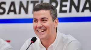 Elecciones en Paraguay: el oficialista Santiago Peña se proclama vencedor al gana al opositor Efraín Alegre con amplia ventaja y es el nuevo presidente