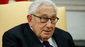 Henry Kissinger cumple 100 años: el controvertido Nobel de la Paz que apoyó la "guerra sucia" que dejó miles de muertos en América Latina