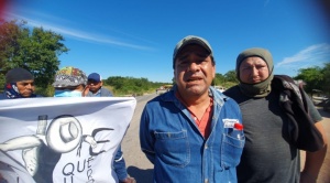 Técnicos industriales en construcción bloquean carretera a Puerto Suárez en rechazo a contratos con chinas para el Mutún