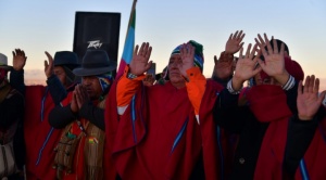 El alcalde Arias y comunarios reciben el Año Nuevo Andino en Apacheta Murmuntani de Hampaturi