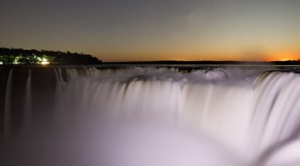 La mágica experiencia de un paseo nocturno por las Cataratas de Iguazú
