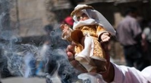 Cientos de creyentes en Bolivia celebran el Día de Reyes Magos junto a los ritos andinos