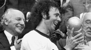 Franz Beckenbauer, leyenda del fútbol alemán, fallece a los 78 años 