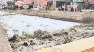 Cae una pared de adobe y muere una niña en la zona de La Portada de La Paz