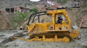 Alcaldía paceña aprovecha que no llueve para reencauzar los ríos