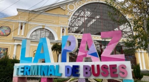 Ya van nueve viajeros dopados en ruta Oruro - La Paz y observan que buses no tienen lista de pasajeros