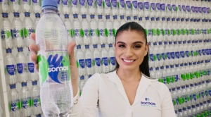 Agua SOMOS estrena nueva imagen a los consumidores a sumarse a su causa social solidaria 1