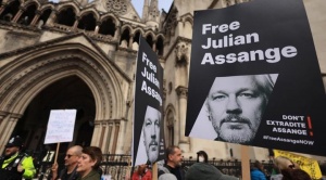 Biden dice que EEUU "está evaluando" poner fin al proceso legal contra Julian Assange