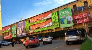 Edificios de la UMSA se llenan de carteles y gigantografías; 4 candidatos van por la rectoría