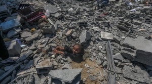 Continúa incertidumbre sobre respuesta de Israel a Irán, tras un día de bombardeos en Gaza 1