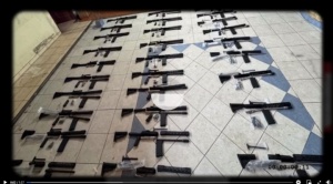 Efectivos de Umopar hallan armas de guerra y droga en un domicilio en Santa Cruz 1